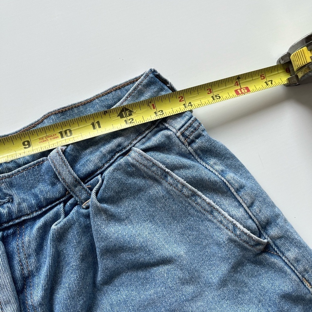 American Eagle Highwaisted Jean shorts - Picture 6 of 6
